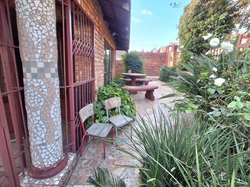 Two Bedrooms house for sale in Atteridgeville - Photo 6