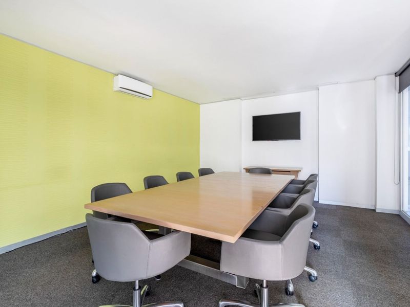 Private office space for 1 person in Regus East Rand Stoneridge - Photo 5