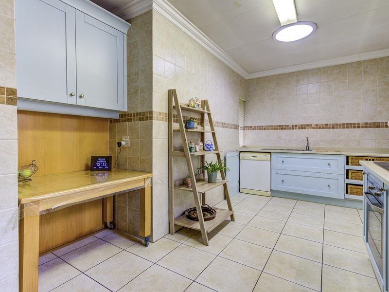 SUN FILLED SIMPLEX in desirable LORDS WEST COMPLEX! - Photo 6