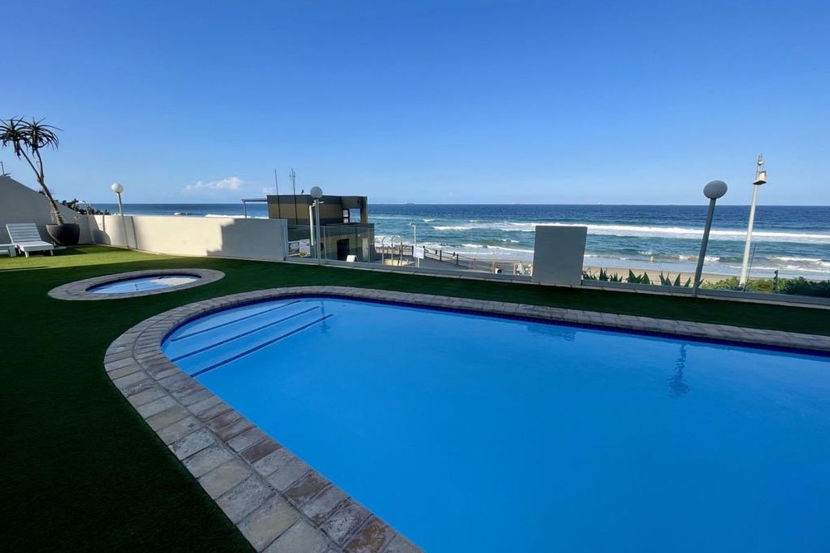 Hendra - Fully Furnished Beachfront Apartment with Stunning Sea Views - Photo 2