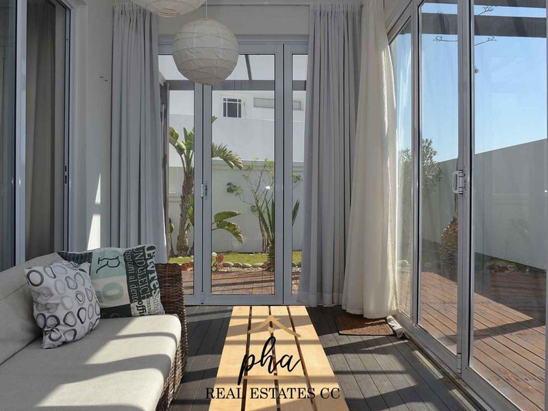 Beautiful double storey townhouse with three bedrooms for sale - Photo 3