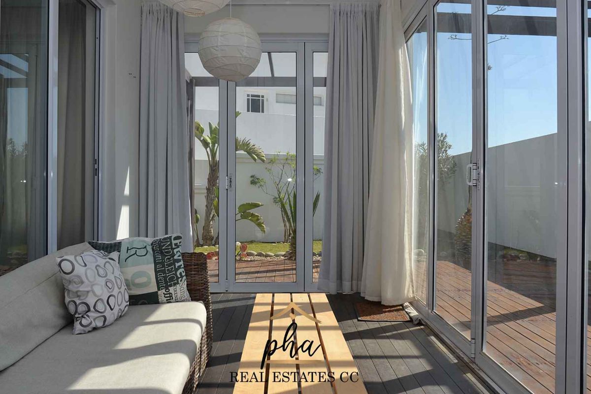 Beautiful double storey townhouse with three bedrooms for sale - Photo 3