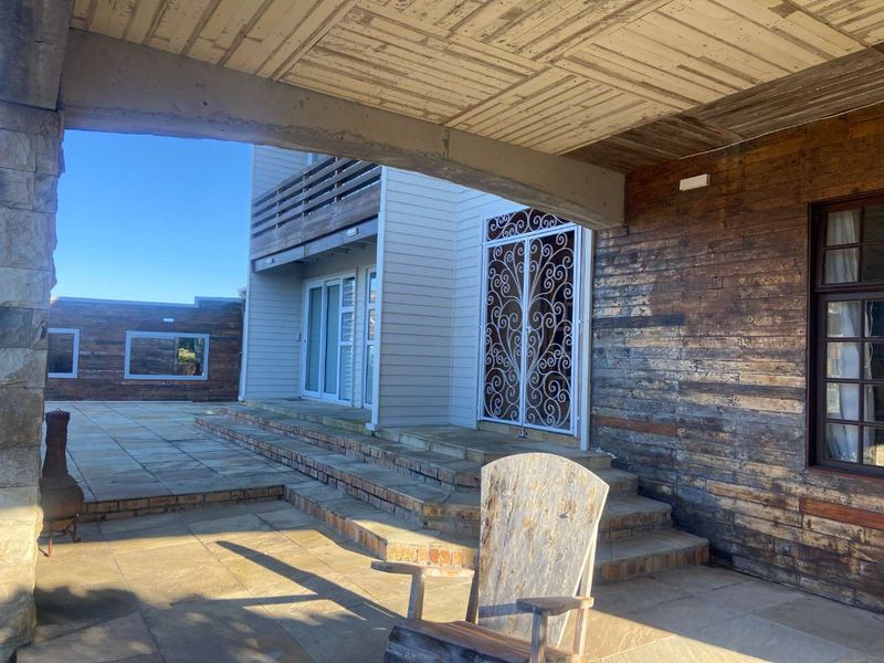 Fully Furnished Home in Glencairn Heights - Photo 3