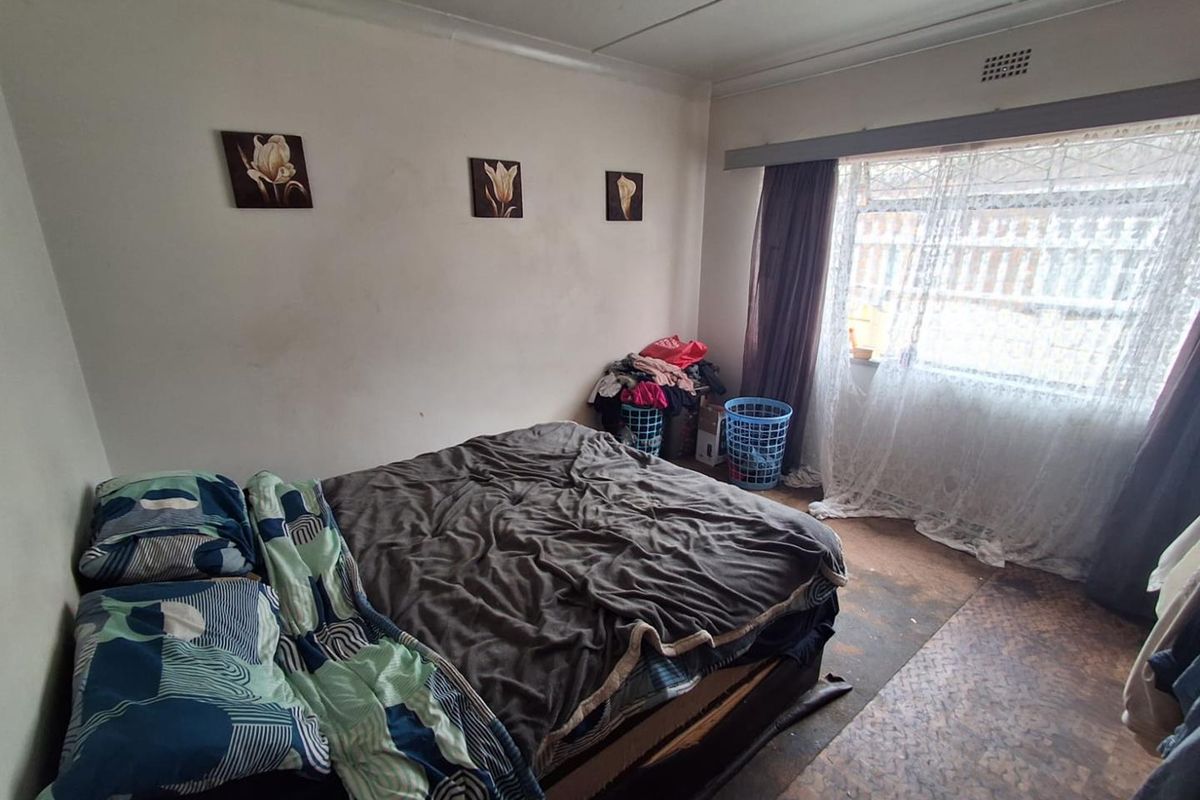 Two Matching Semi-Detached Homes on One Stand in West Turffontein - Photo 5