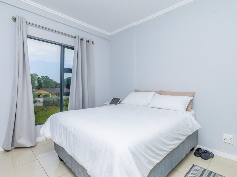 Hendra - Modern 2-Bed, 2-Bath Apartment in The Zen — Prime Umhlanga Ridge Living - Photo 8