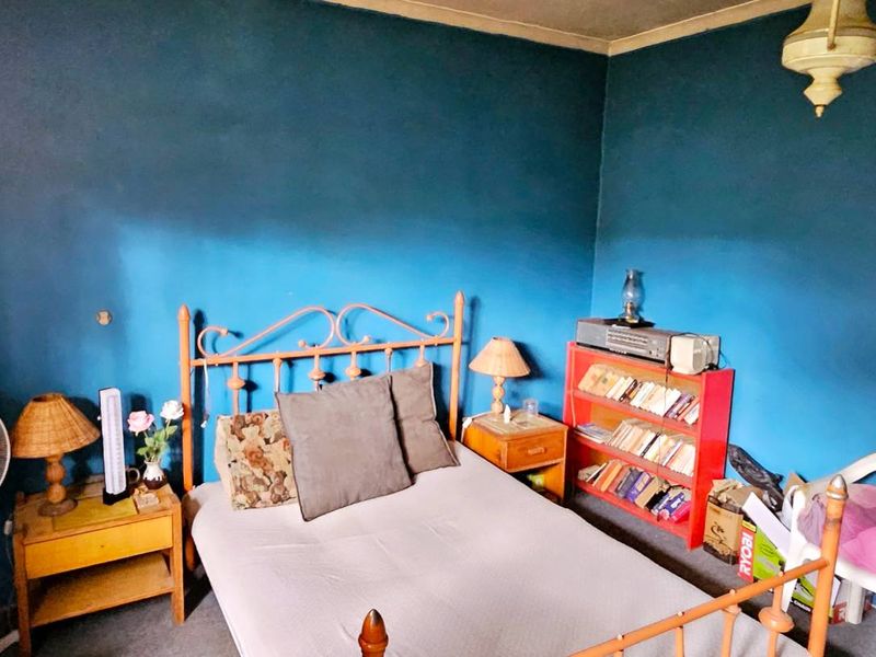 Handyman’s Special Home for Sale in Colchester - Photo 4