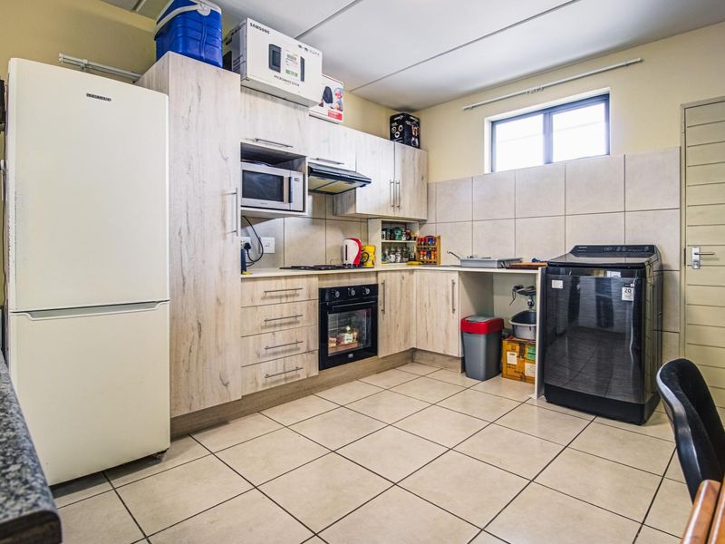 “Secure returns. Prime location. Immediate income.” - Photo 5