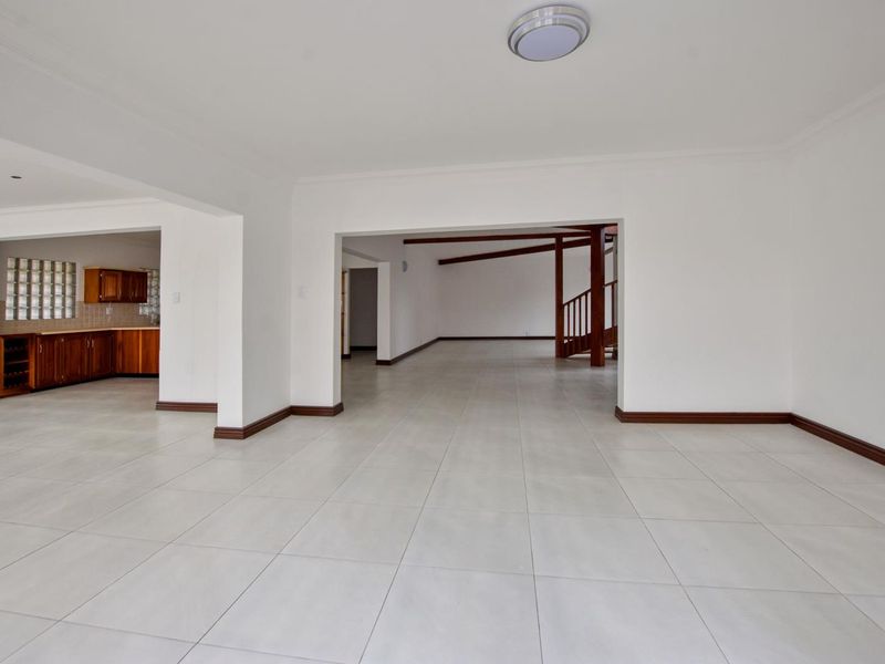 Meersig, Walvis Bay:  Newly Renovated home in Meersig Proper is for Sale - Photo 6