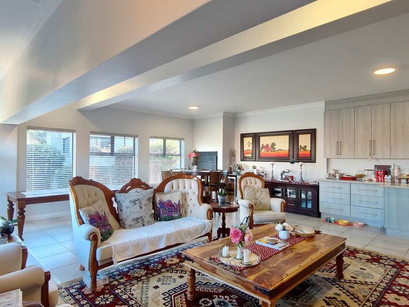 Neat double story home for sale with sea views - Photo 3