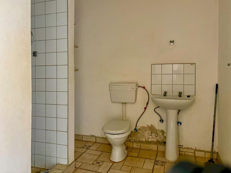 Outjo:  Modest small 2 Bedr home is for Sale - Photo 7