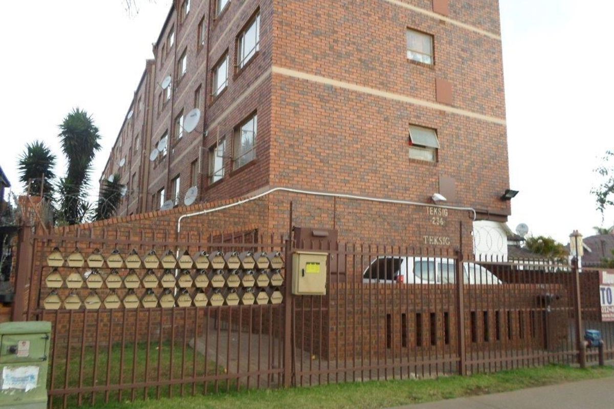 A BACHELOR FLAT TO RENT IN PRETORIA WEST - Photo 2