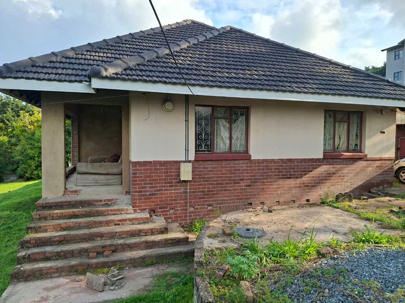 3 Bedroom House in a Tranquil Suburb - Photo 1