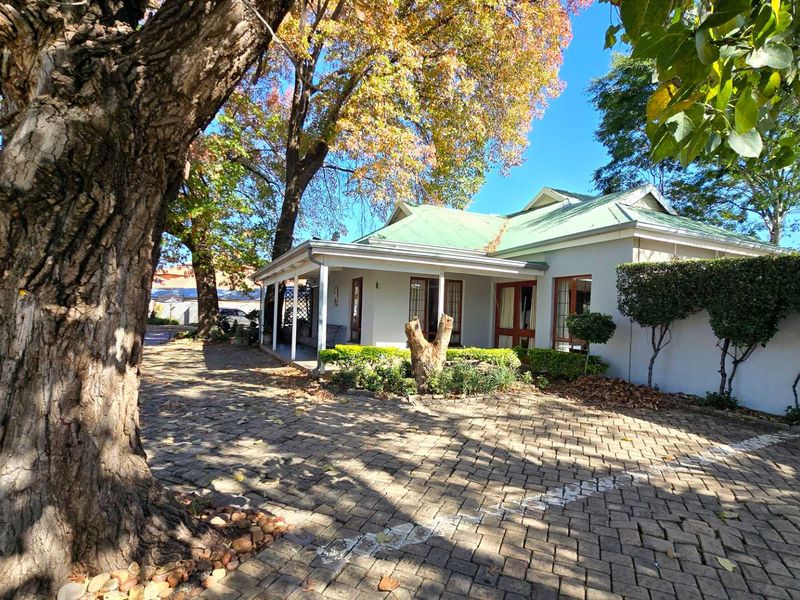 Spacious Guesthouse & Events Venue with Endless Potential in Pretoria East - Photo 2