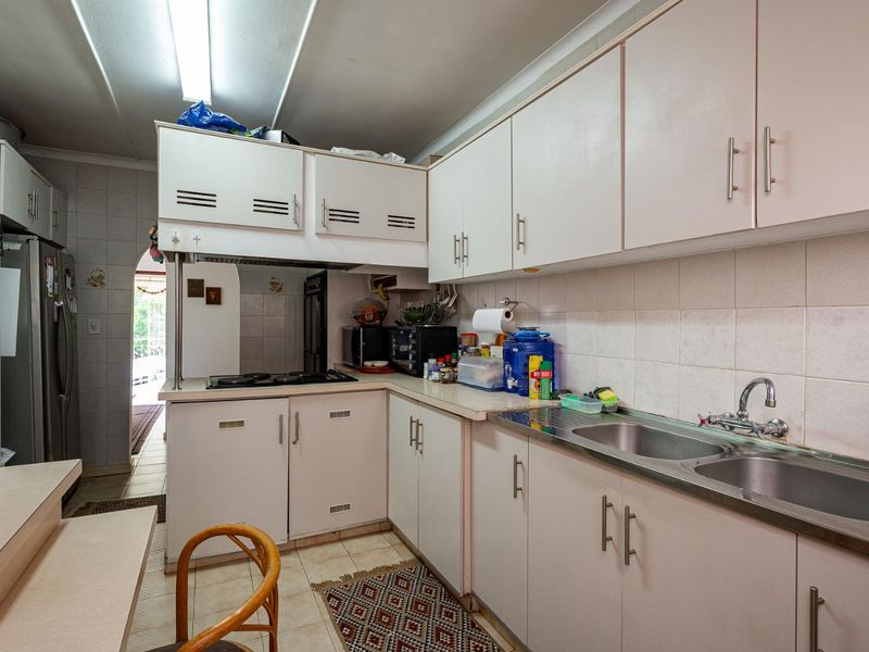 Where Comfort, Space & Income Potential Come Together - Photo 8