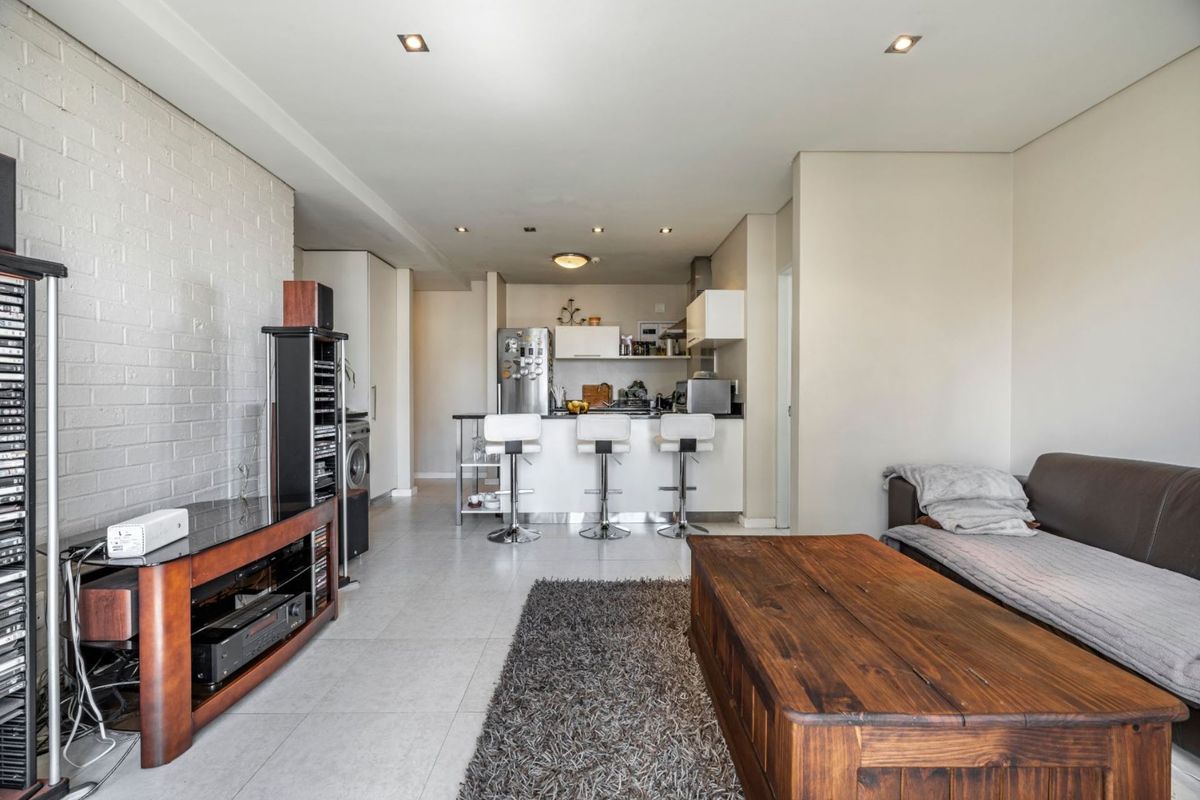 Two bedroom apartment for rent in 34 St George's - Photo 5
