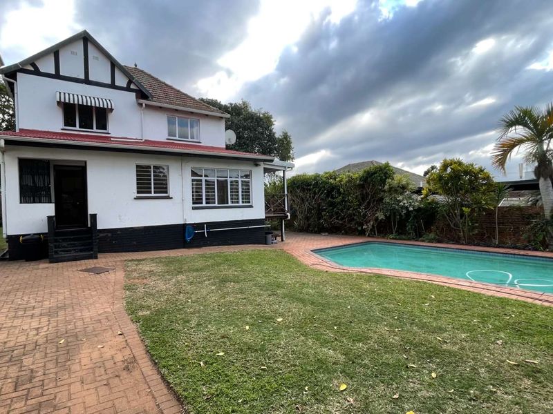 Spacious Family Living with Pool & Expansive Garden | Athlone, Durban North - Photo 2