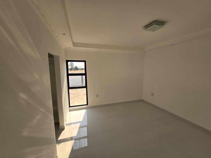 3 bedroom house in Ondangwa Extension 16 for Sale - Photo 5