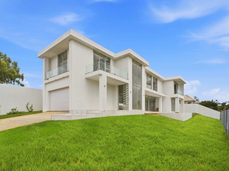 Brand-New 4-Bedroom Masterpiece in Prestigious Waterkloof Heights Available 1 May 2026 - Photo 2