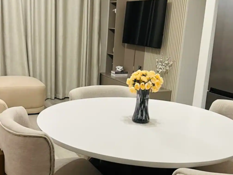 high-end city living meets the calm of a private retreat. Nestled in the heart of Broadacres, - Photo 2
