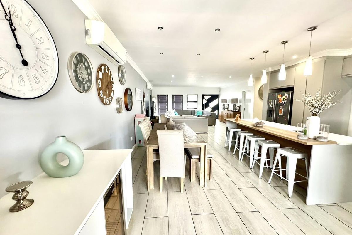 4 Bedroom House For Sale in Elisenheim - Photo 5