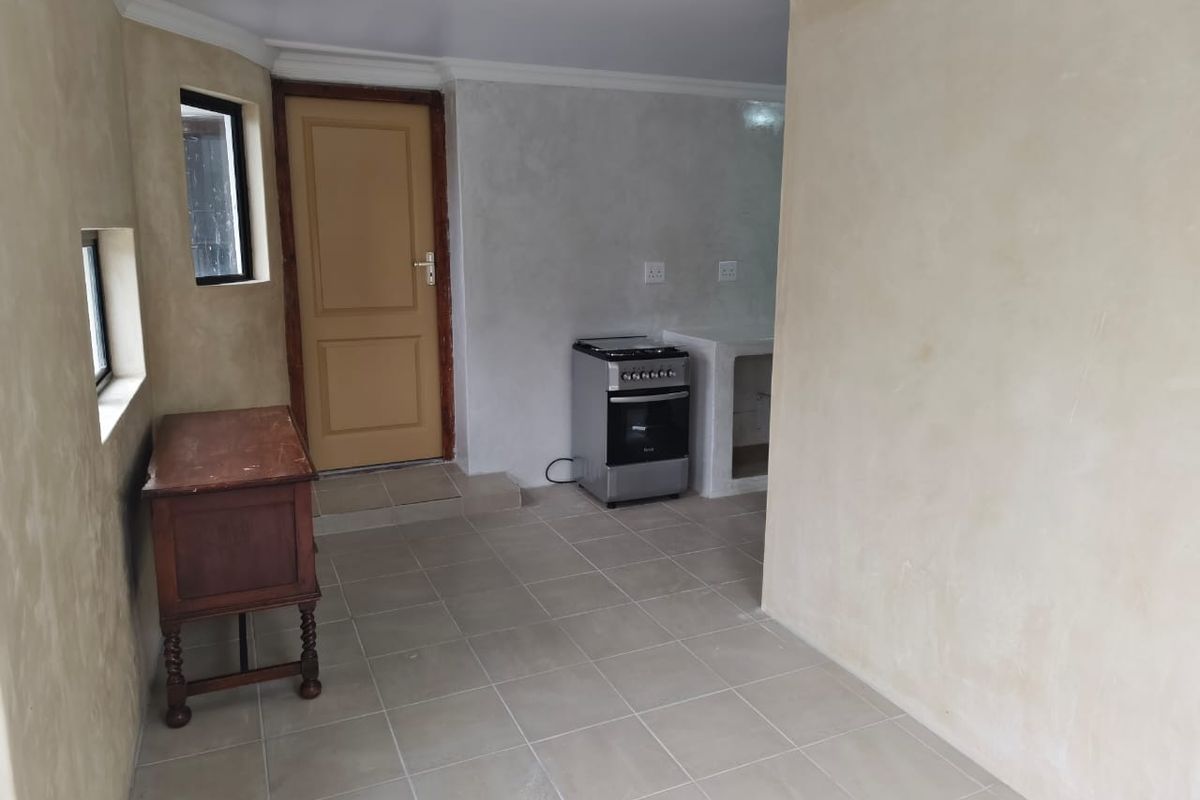 Three-bedroom Garden cottage with small garden to rent. - Photo 5