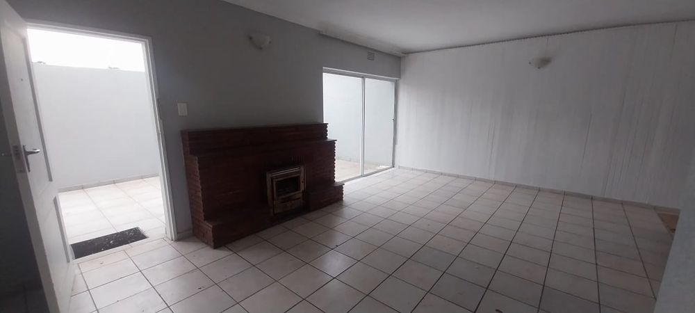 Lounge / Dining room