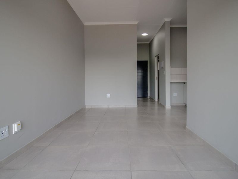 Brand-New 2 Bedroom 1 Bathroom Apartments in a vibrant urban hub - Photo 6