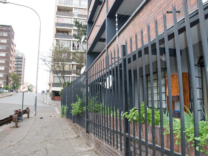 Ideal Spot: Close to Schools & Public Transport - Photo 10