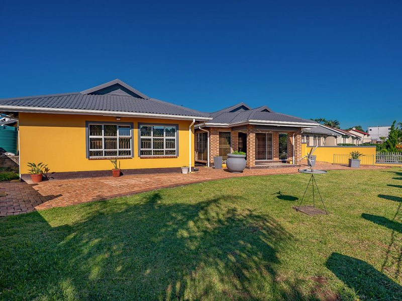 Spacious 4-Bedroom Home with Modern Comforts & Serene Green Views - Photo 3
