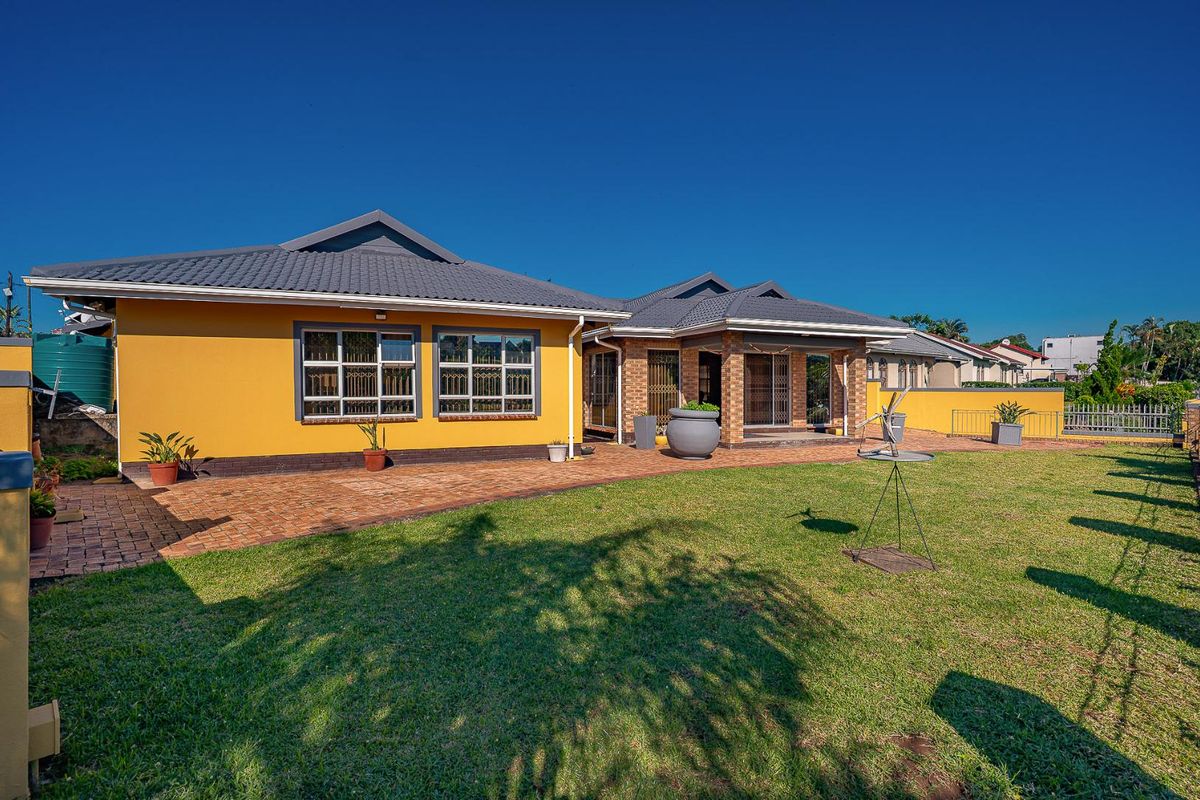 Spacious 4-Bedroom Home with Modern Comforts & Serene Green Views - Photo 3