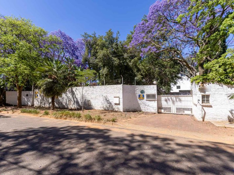 CALLING ALL DEVELOPERS - PRIME PIECE OF LAND IN THE HEART OF MELROSE - Photo 8