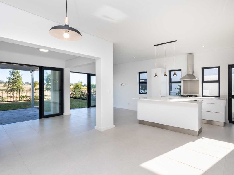 Modern and Secure Three-Bedroom Family Home with an Outdoor Lifestyle in Paarl Valleij Lifestyle Estate & Farm - Photo 4