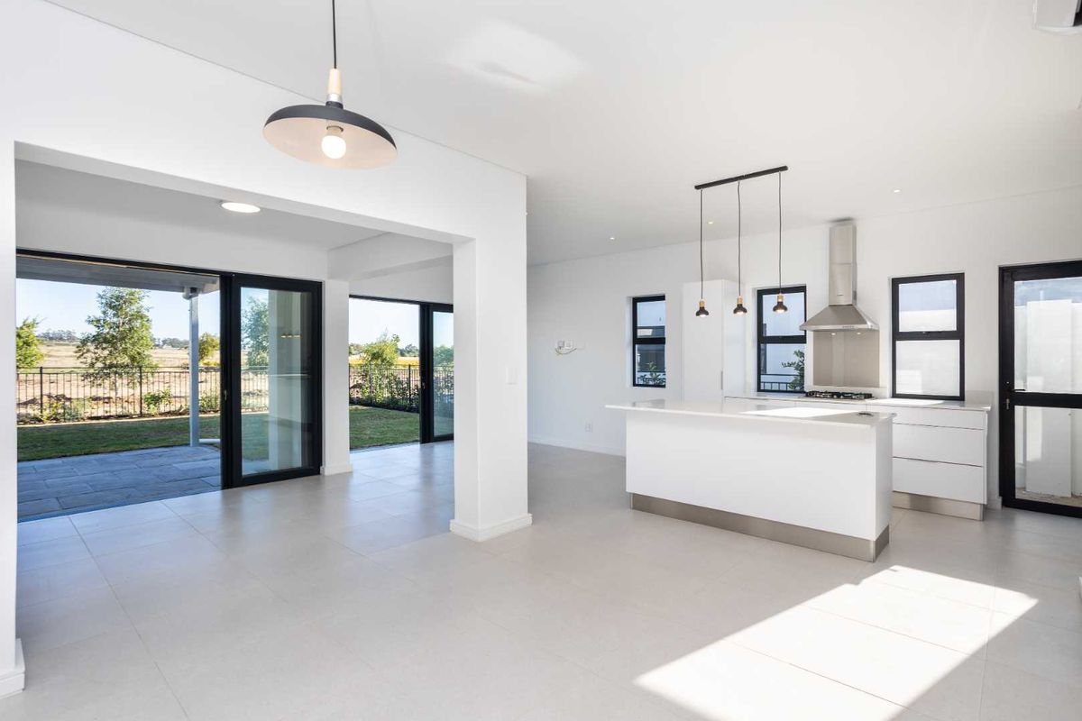 Modern and Secure Three-Bedroom Family Home with an Outdoor Lifestyle in Paarl Valleij Lifestyle Estate & Farm - Photo 4