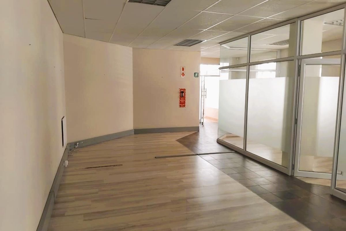 Commercial Office Space To Rent - Photo 4