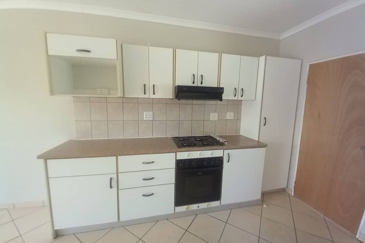 PIONIERSPARK EXT1 FOR SALE (TOWNHOUSE) - Photo 2