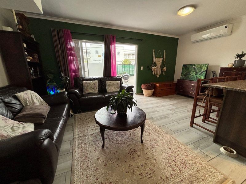 Neat 3 Bedroom Duplex - Photo 10