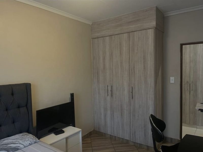 3 Bedroom Townhouse For Sale in Pretoria North - Photo 9
