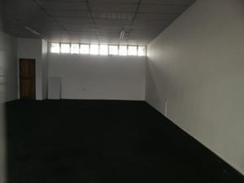 Prime Ground Floor Commercial Space for Lease at Shaikh’s Centre - Photo 7
