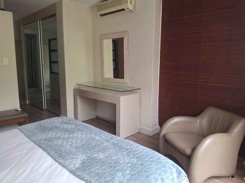 A GORGEOUS THREE BEDROOM FURNISHED APARTMENT - Photo 9