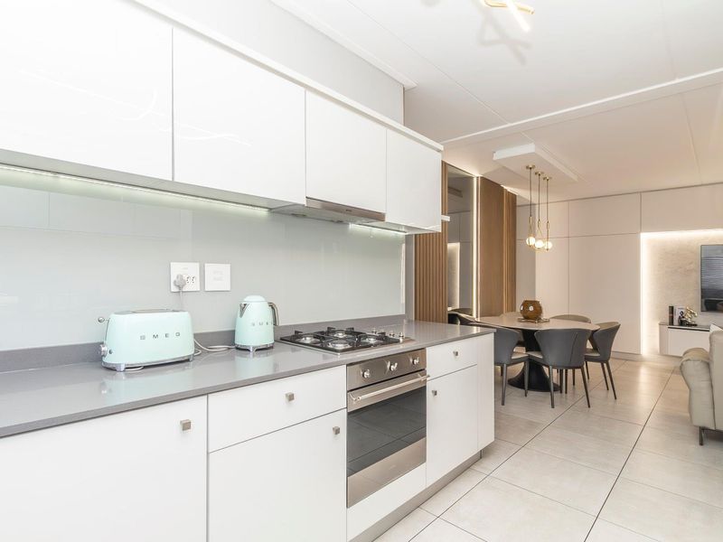 Luxury Fully Furnished Apartment to Rent | The Polofields. - Photo 8
