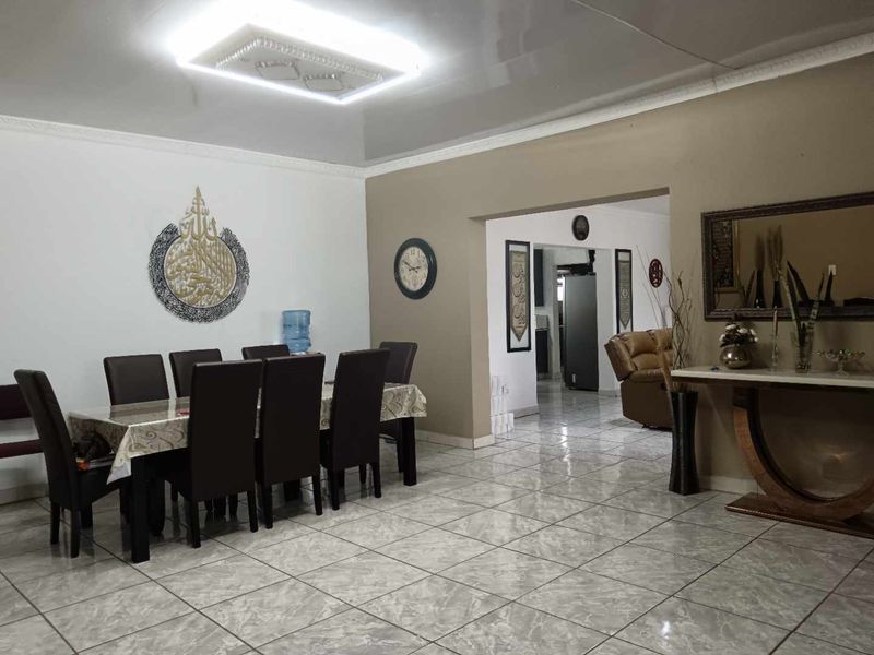 Modern family home with an investment opportunity - Photo 4