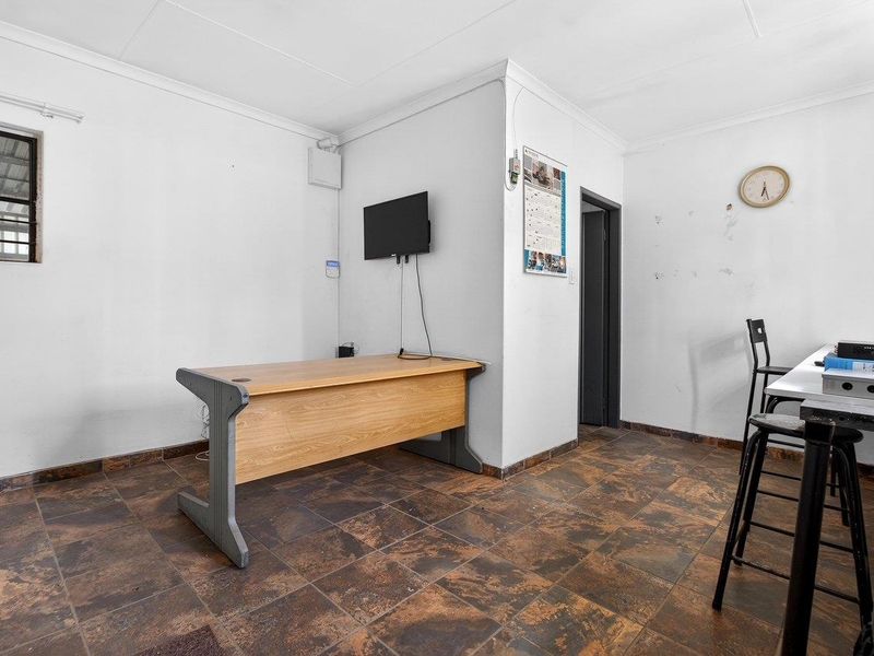 MIXED USE AGRICULTURAL HOLDING WITH WAREHOUSE & MULTIPLE DWELLINGS - Photo 8