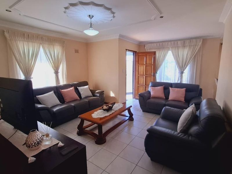 Your Newlands East Home Awaits! - Photo 7