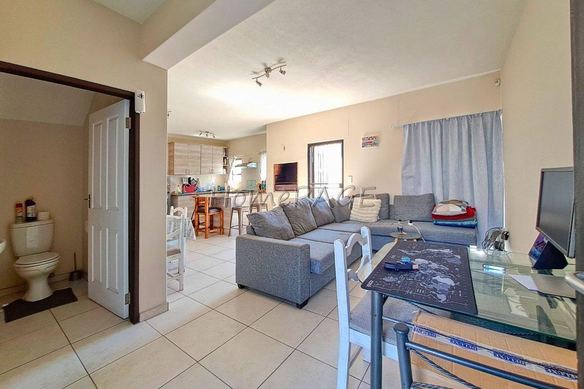Fairway Estates, Walvis Bay:  2 Bedr Double Storey Unit is for Sale - Photo 5
