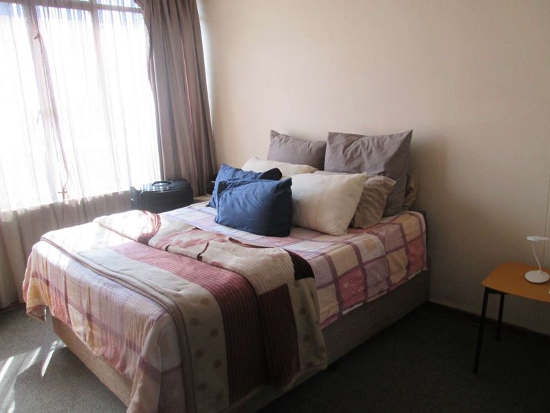 VERY BEAUTIFUL [1] ONE BEDROOM APARTMENT FOR SALE IN SUNNYSIDE [ PRETORIA ] - Photo 7