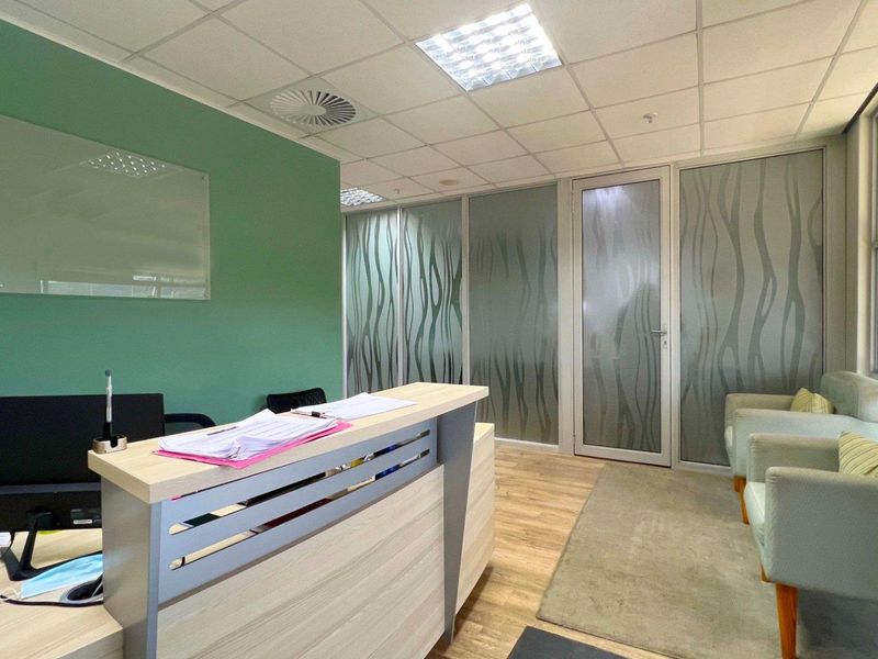 Premium Commercial Office for Sale in Umhlanga Ridgeside. - Photo 3
