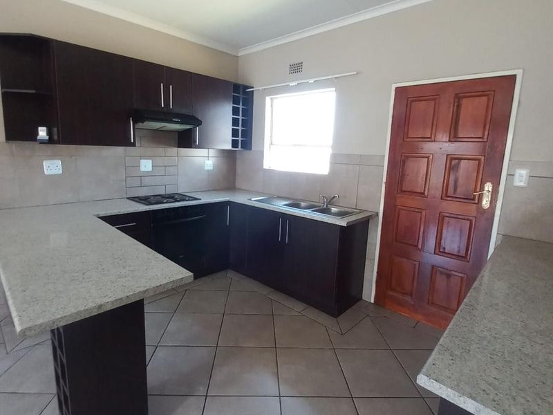 2Bed, 2Bath Townhouse in Riversdale, Meyerton. - Photo 2