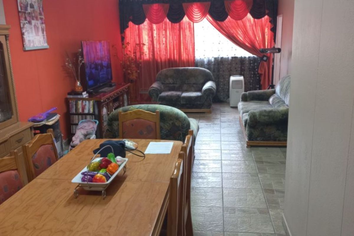 modern, stunning lock up and go 3 bedroom apartment - Photo 5