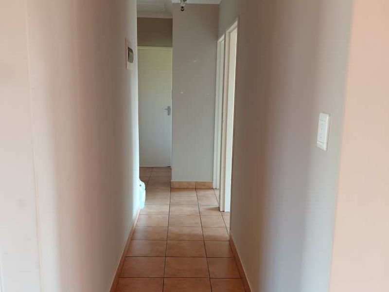 3 BEDROOM TOWNHOUSE IN LINCOLN MEADE FOR RENT - Photo 4