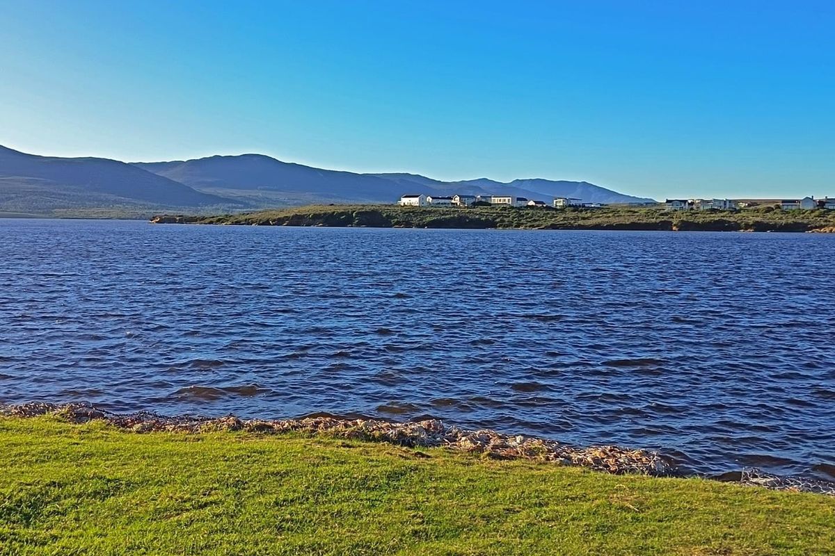 Lagoon Living awaits - Photo 5